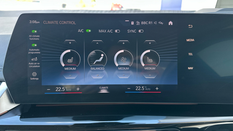 BMW 2 Series 220i MHT Luxury 5dr DCT [Tech Plus Pack] Petrol Hatchback